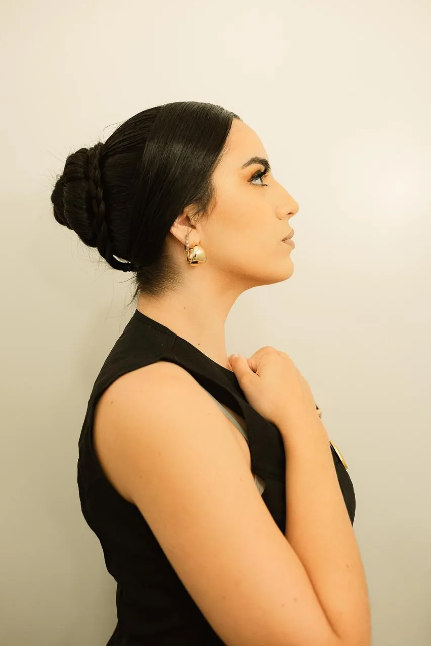Retrato de perfil da Dra. Shirley